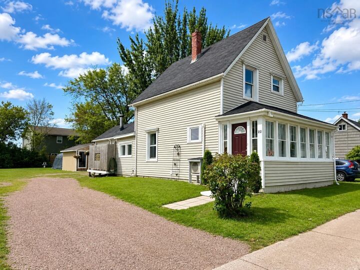 22 Chamberlain Street — photo 1