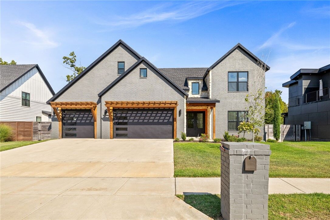 Property Photo: 205 SW Autumn Hills Road AR 72712