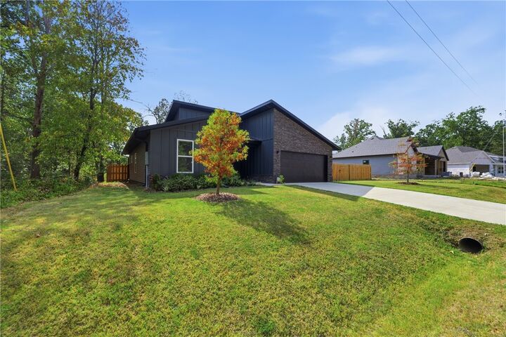 Property Photo: 15 Exminster Lane AR 72714
