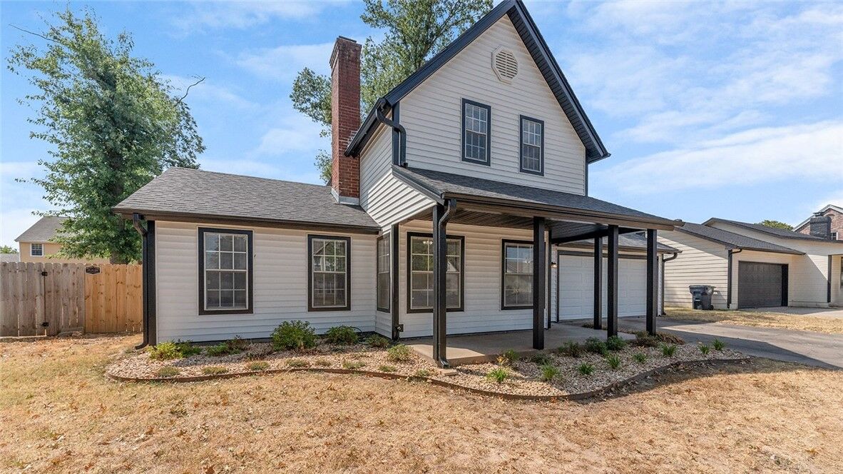 Property Photo:  2408 W Mulberry Street  AR 72758 