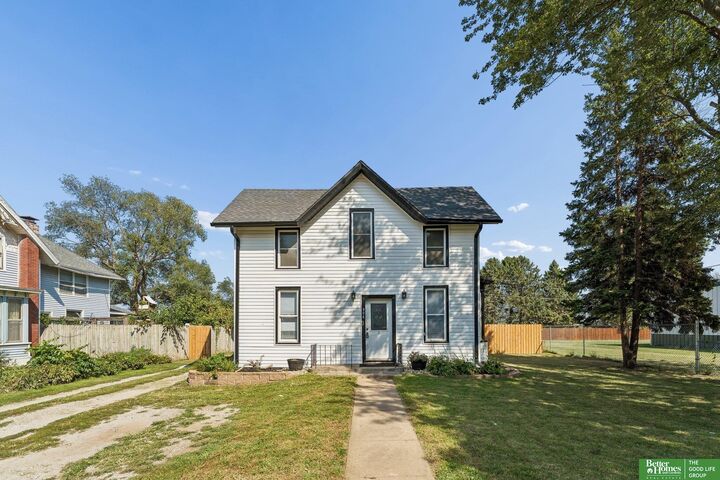 Property Photo: 904 Main Street IA 51653
