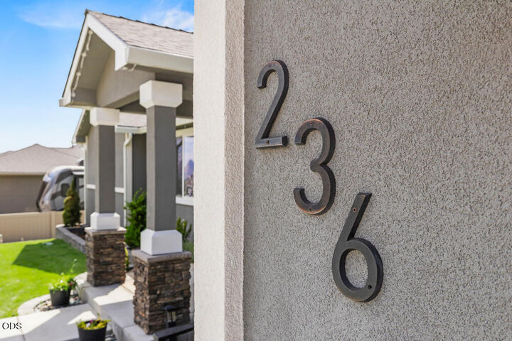 Property Photo:  236 Skyridge Drive  OR 97603 