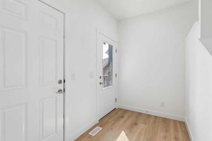 Property Photo:  27 Heritage Point  AB T4C 0L3 