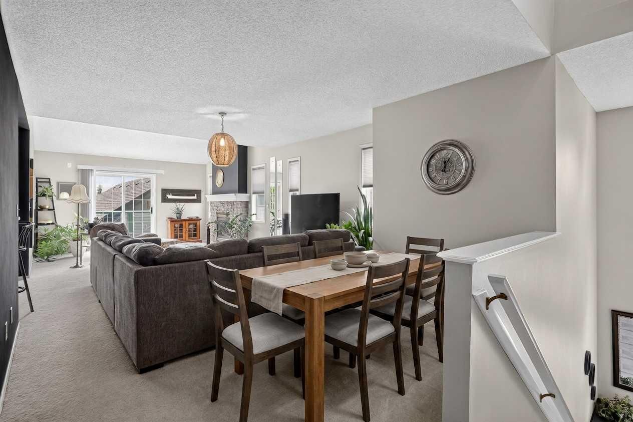 Property Photo:  39 Hidden Creek Place NW 204  AB T3A 6B9 