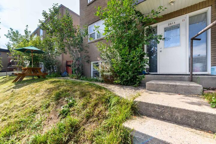 Property Photo:  2311 17A Street SW 1  AB T2T 4S3 