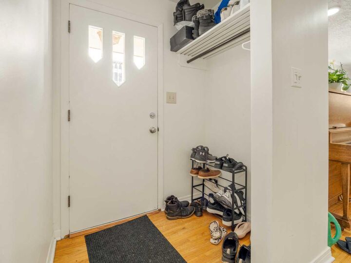 Property Photo:  420 12 Street S  AB T1J 2R4 