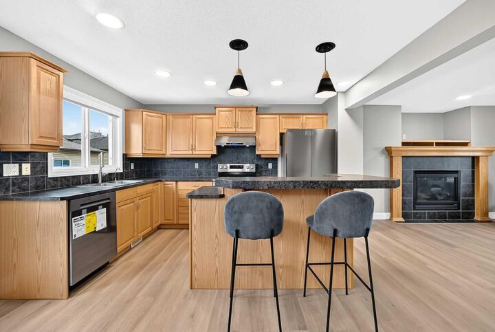 Property Photo:  111 Coventry Hills Drive NE  AB T3K 6A3 