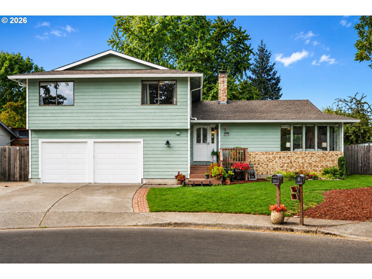Property Photo:  2261 SW 195th Ave  OR 97003 
