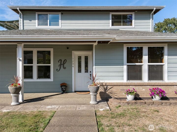 Property Photo: 1204 W Birch Street WA 98584