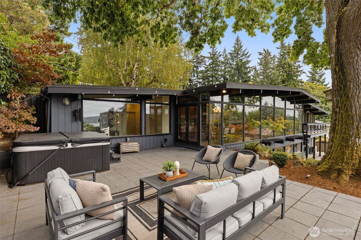 Property Photo: 3515 72nd Avenue SE WA 98040
