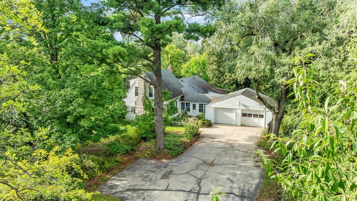 Property Photo: 571 W Rockton Road IL 61072