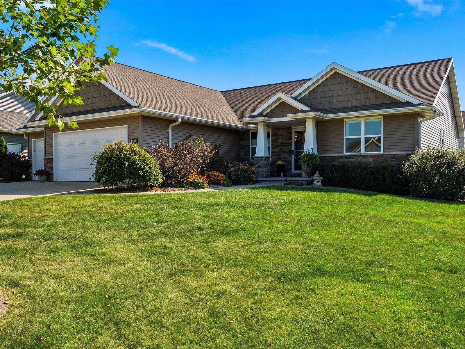 Property Photo:  3594 Bay Harbor Drive  WI 54311 