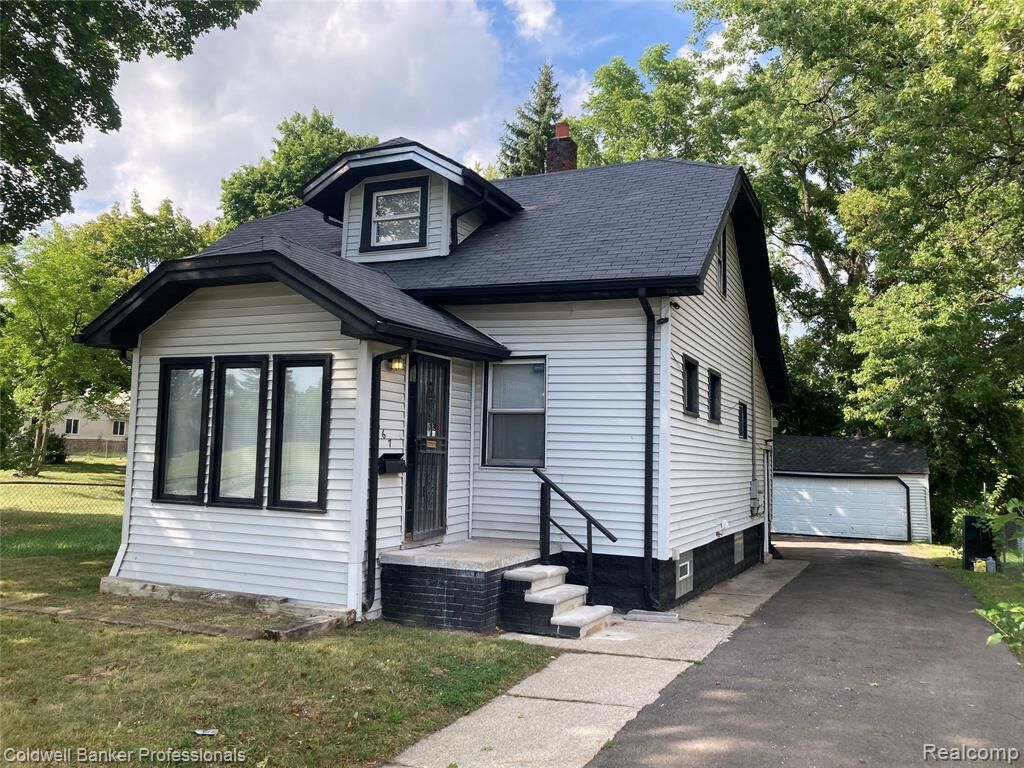 Property Photo:  667 Northway Drive  MI 48342 