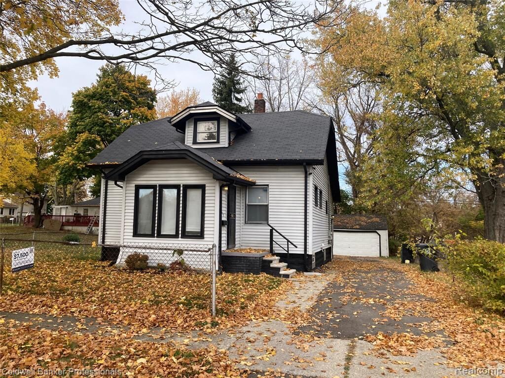 Property Photo:  667 Northway Drive  MI 48342 