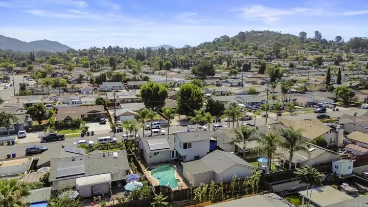 Property Photo:  826 Ellen Lane  CA 92019 