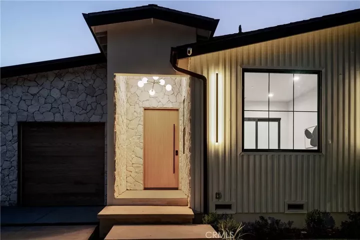 Property Photo: 18023 Tiara CA 91316