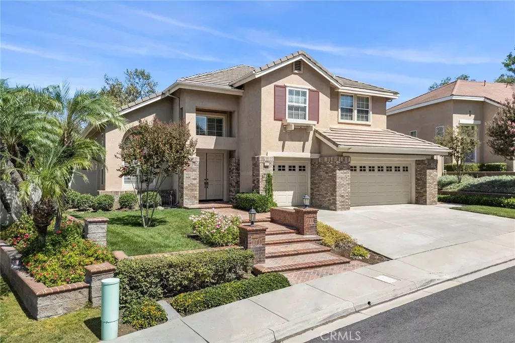 Property Photo: 1900 S Spyglass Hill Court CA 90631