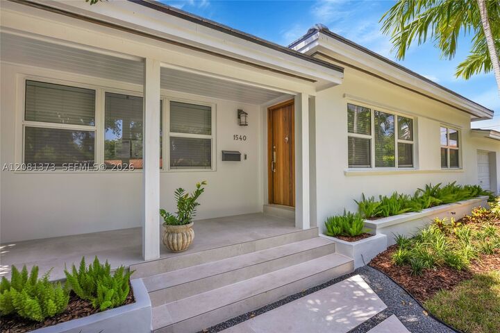 Property Photo: 1540 Sarria Ave FL 33146