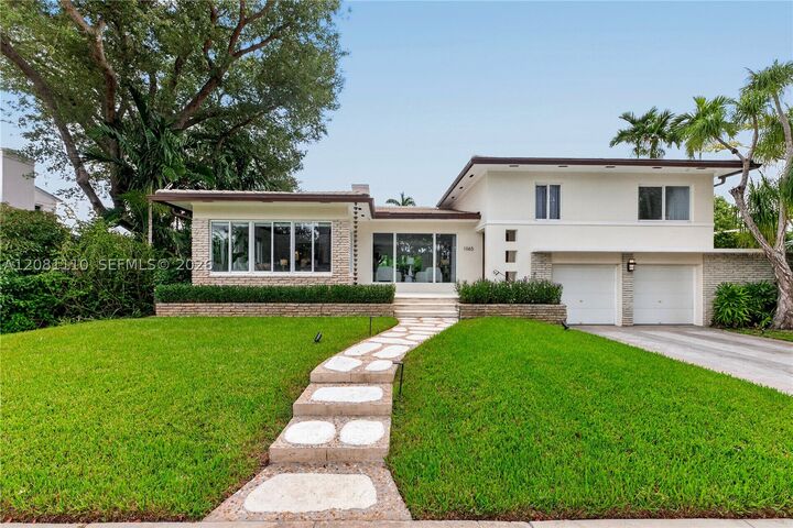 Property Photo:  1065 NE 96th St  FL 33138 