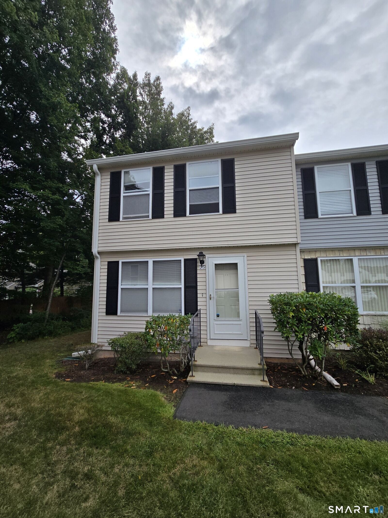 Property Photo:  25 Summersweet Drive 25  CT 06033 