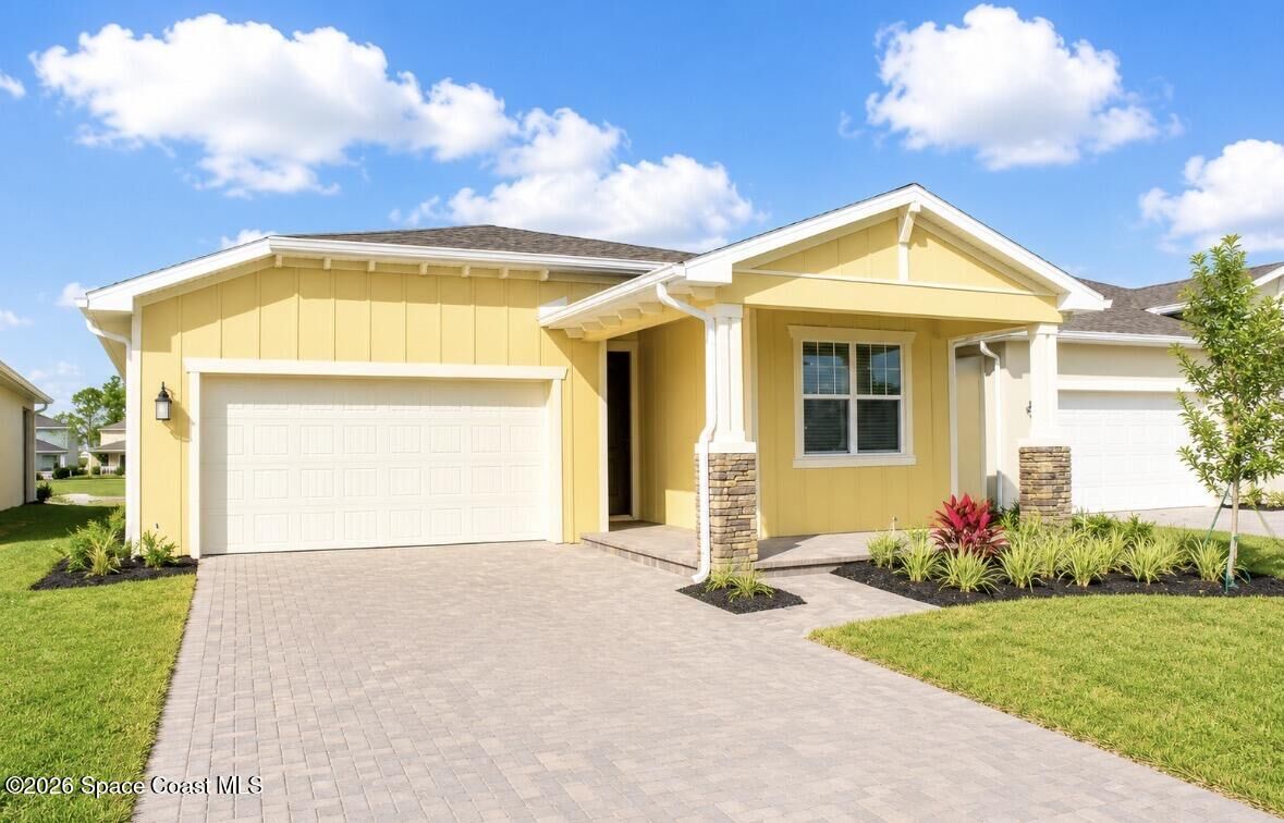 Property Photo:  2115 Imperia Court NW  FL 32907 