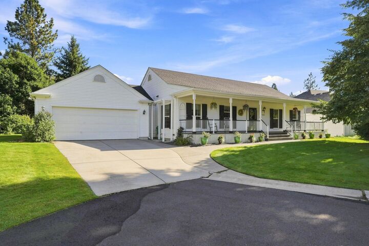 Property Photo:  1706 W Wedgewood Ln  WA 99208 