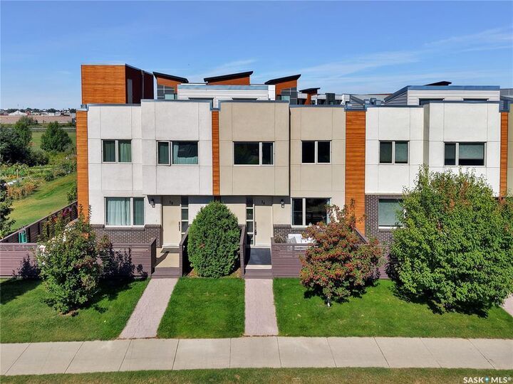 Property Photo:  103 Willis Crescent 26  SK S7T 0X9 