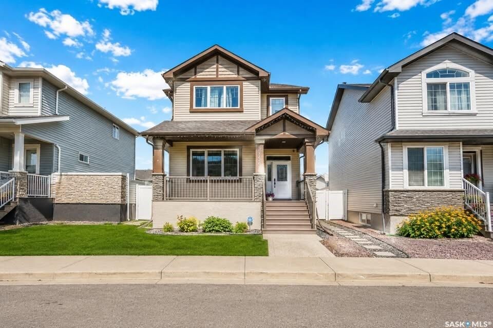 Property Photo:  8726 Archer Lane  SK S4Y 0B7 