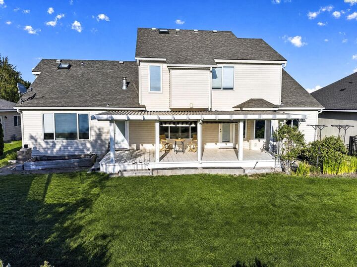 Property Photo:  3021 Sonoran Dr  WA 99354 