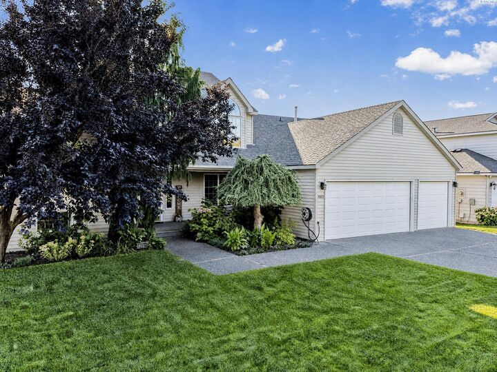 Property Photo: 3021 Sonoran Dr WA 99354