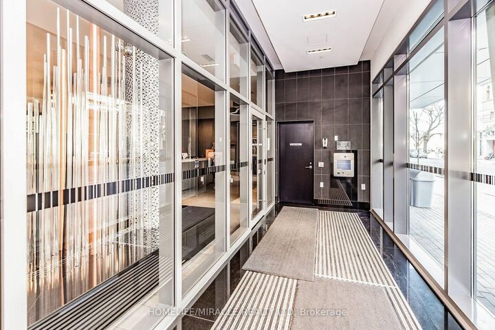 Property Photo:  525 Adelaide Street 501  ON M5V 0N7 