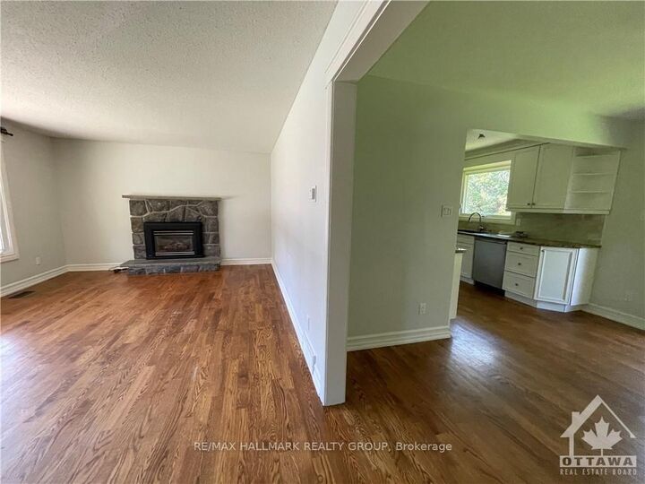 Property Photo:  2 Indian Road  ON K2G 1N4 