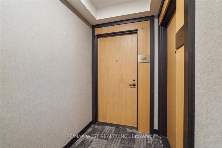 Property Photo:  8 Tippett Road 426  ON M3H 0E7 