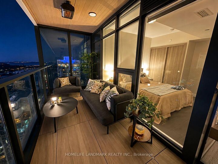 Property Photo:  3 Concord Cityplace Way 5309  ON M5V 0X4 