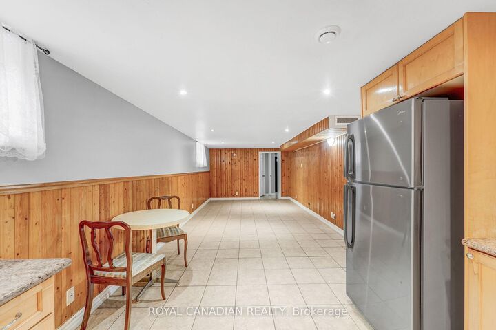 Property Photo:  115 Darlingside Drive Bsmt  ON M1E 3P4 