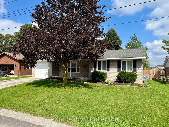 Property Photo:  209 15th Avenue  ON N4N 3E1 