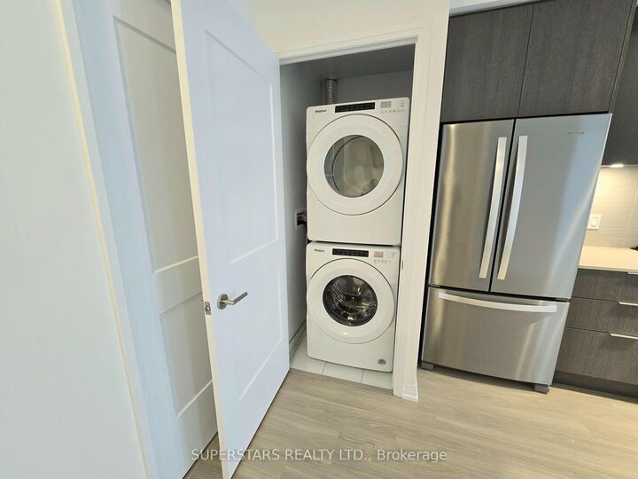 Property Photo:  50 Dunfield Avenue 814  ON M4S 0E4 
