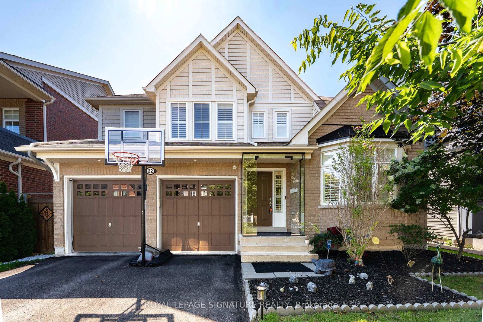 Property Photo:  22 Northcastle Crescent  ON L1M 0H8 