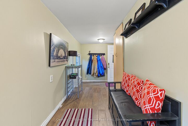 Property Photo:  869 Ferguson Street  ON P1B 1Y9 