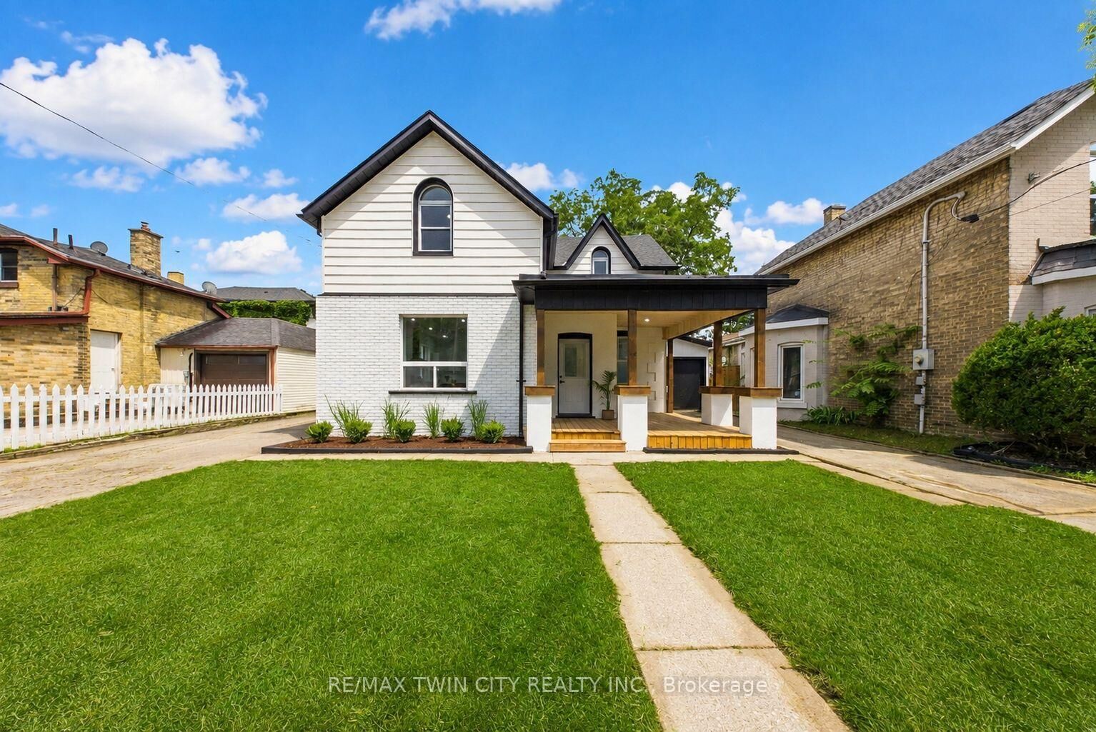 Property Photo:  42 Peel Street  ON N3S 5L8 
