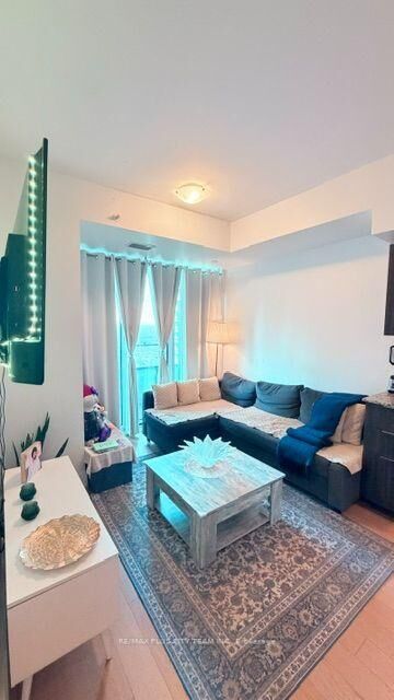 Property Photo:  20 Shore Breeze Drive 2603  ON M8V 0C7 