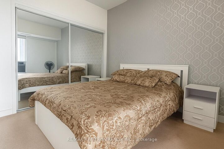 Property Photo:  12 York Street 3301  ON M5J 2Z2 