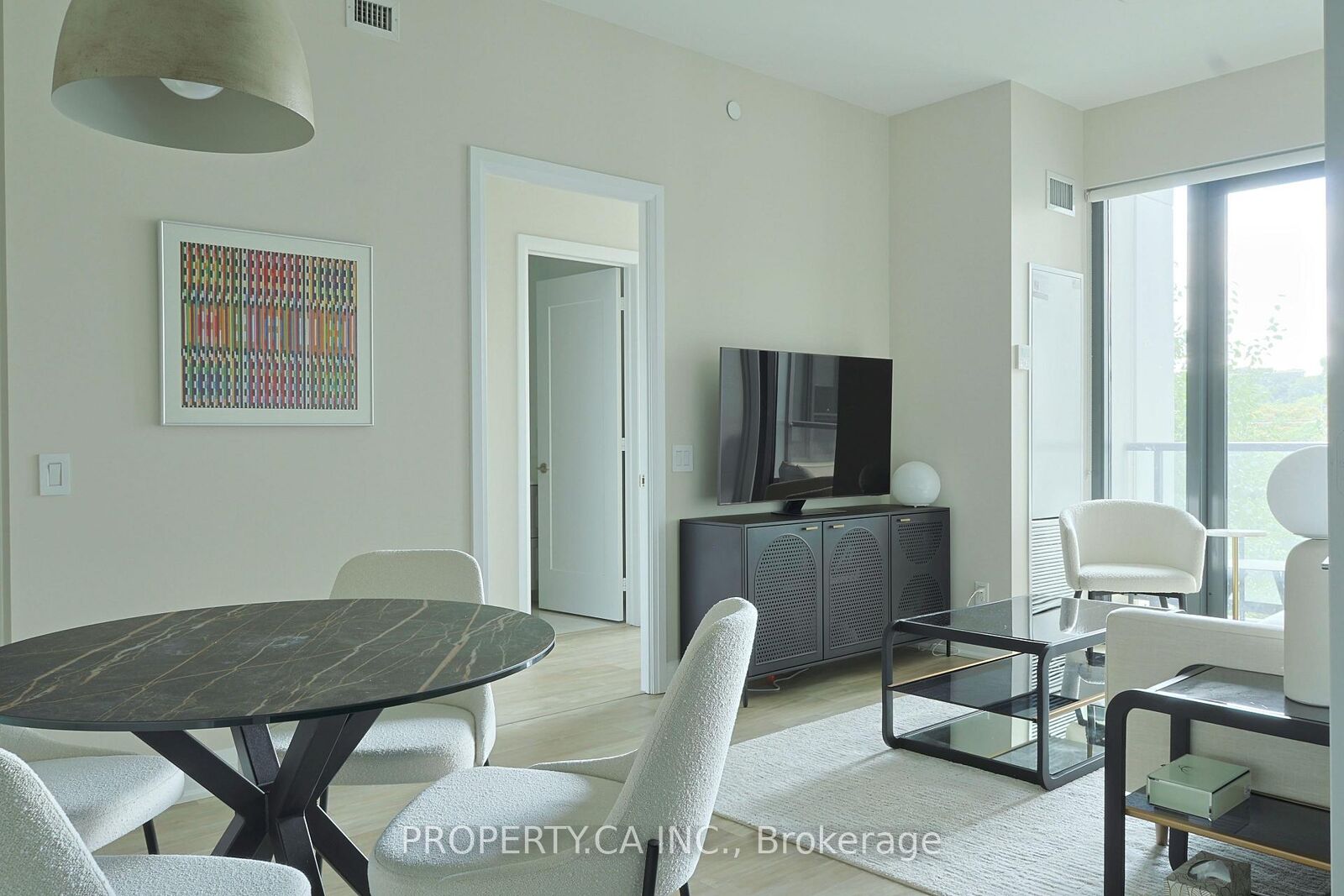 Property Photo:  280 Howland Avenue 424  ON M5R 0C3 
