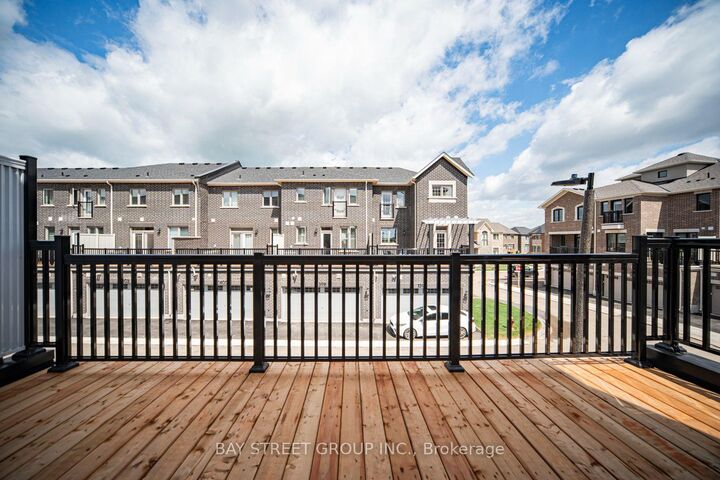 Property Photo:  1403 William Halton Parkway  ON L6M 5N8 