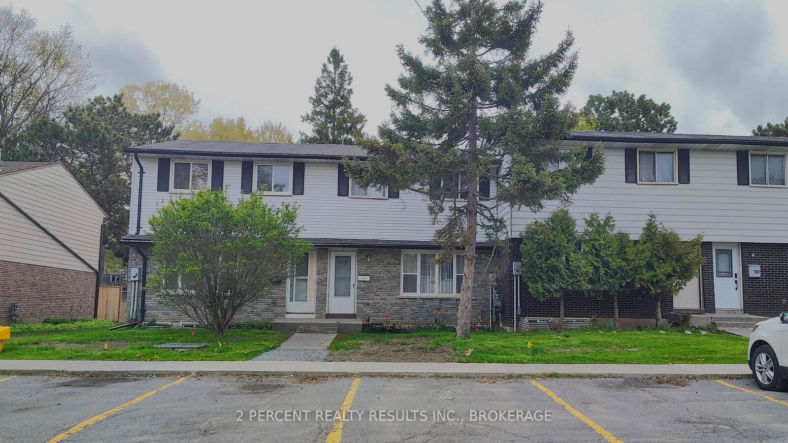 Property Photo:  928 Oakview Avenue  ON K7M 6V6 