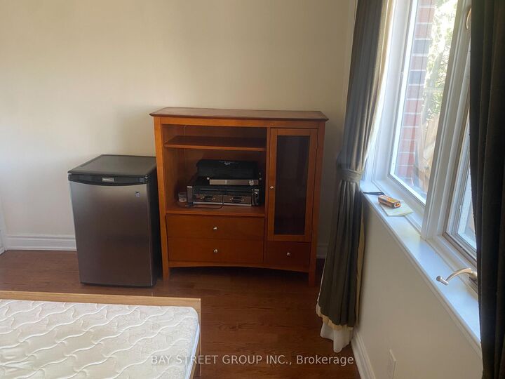 Property Photo:  19 Dunsfold Drive 2  ON M1B 1T5 