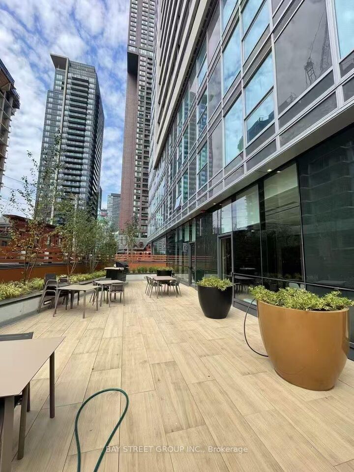 Property Photo:  609 Sherbourne Street 2607  ON M4X 0A4 