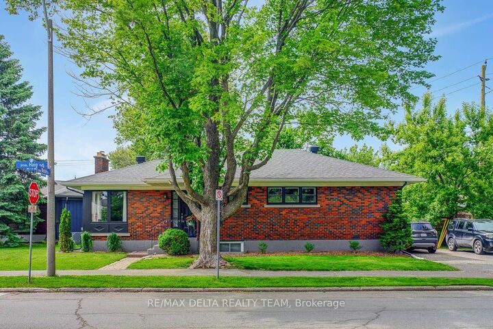 Property Photo:  2012 Haig Drive A  ON K1G 2K4 