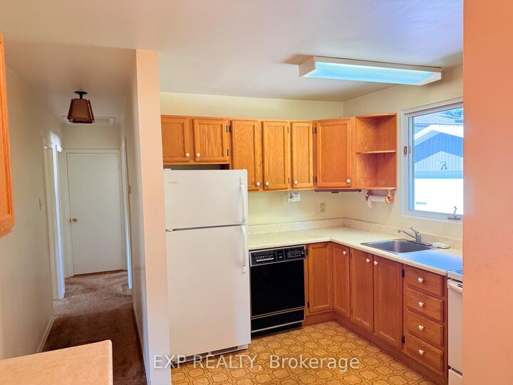 Property Photo:  483 Pleasant Park Road  ON K1H 5M9 