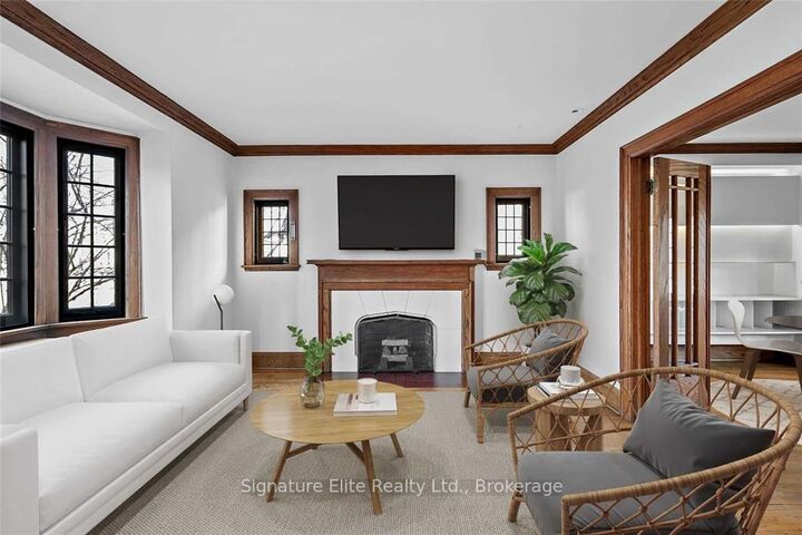 Property Photo:  33 Kings Lynn Road  ON M8X 2N3 